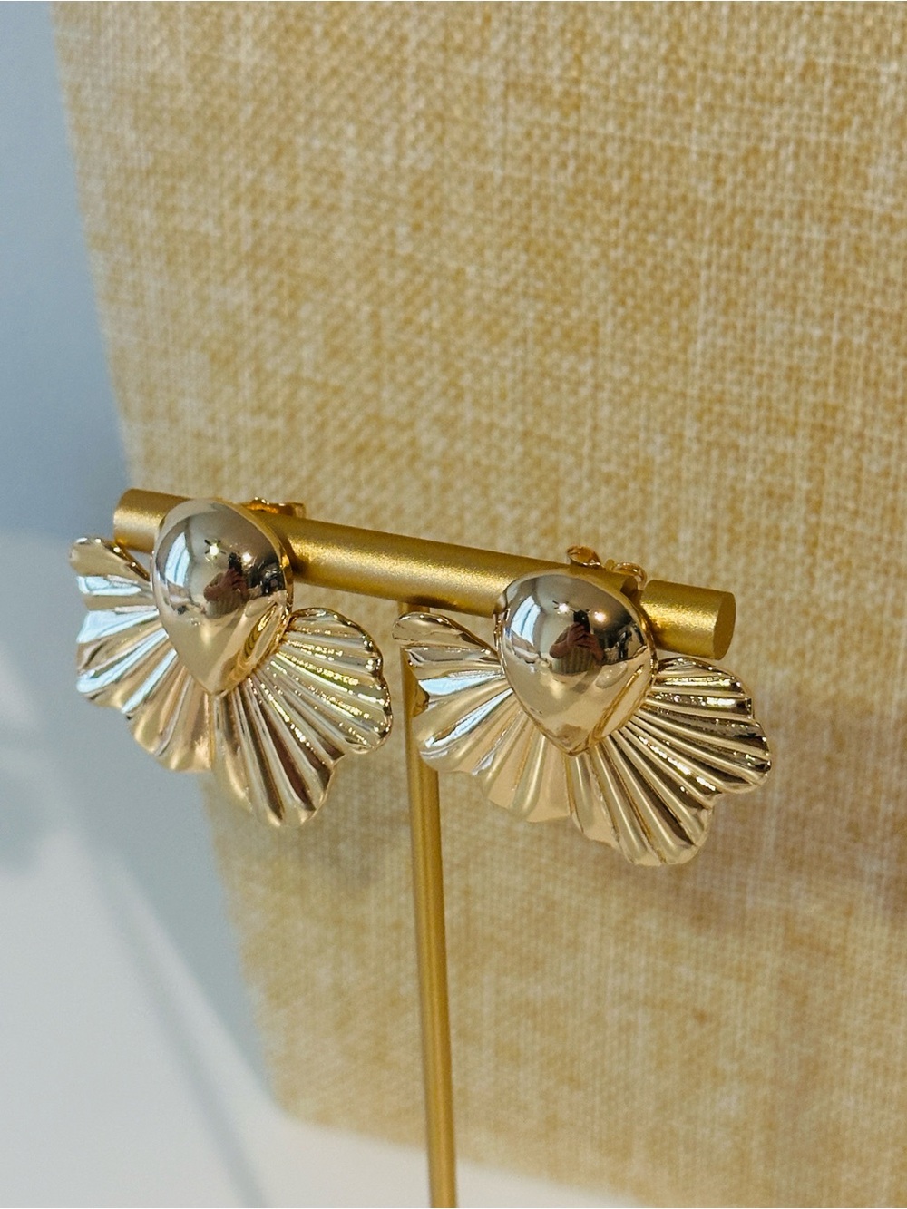 Fashion Jewelry Gold Heart Fan Earrings - Shiny Gold